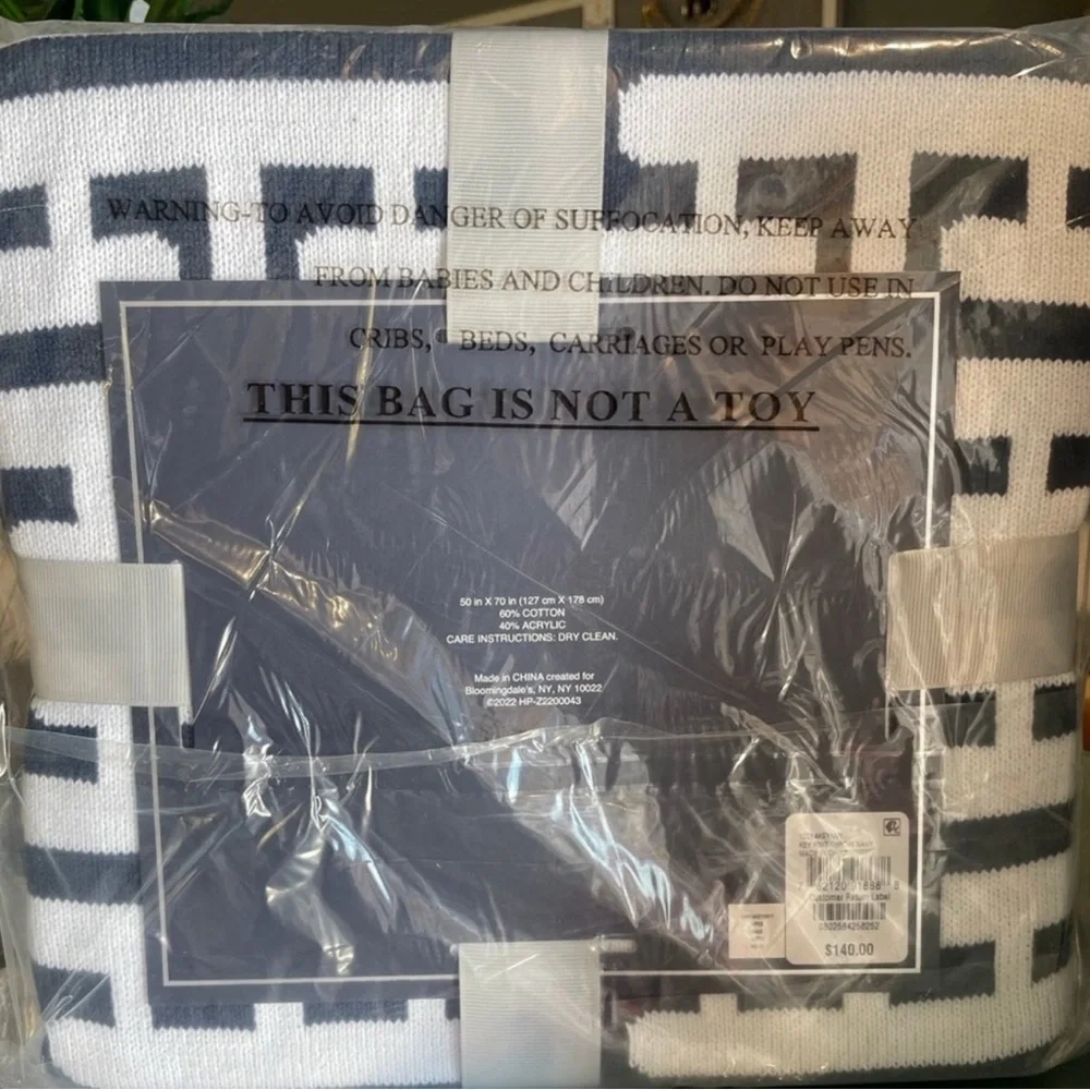 🤩🤩NWT Hudson Park Collection Leopard Knit Throw Blanket, Silver, 50x70 in